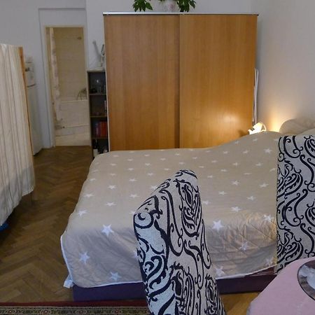 Cozy Modest Room For 2 Or 3 Persons Prága Kültér fotó