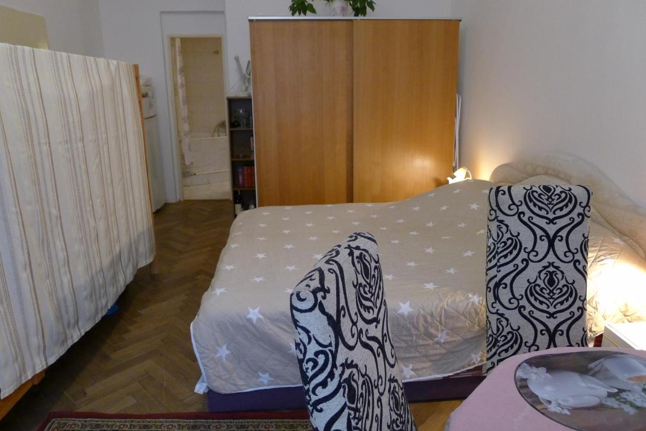 Cozy Modest Room For 2 Or 3 Persons Prága Kültér fotó